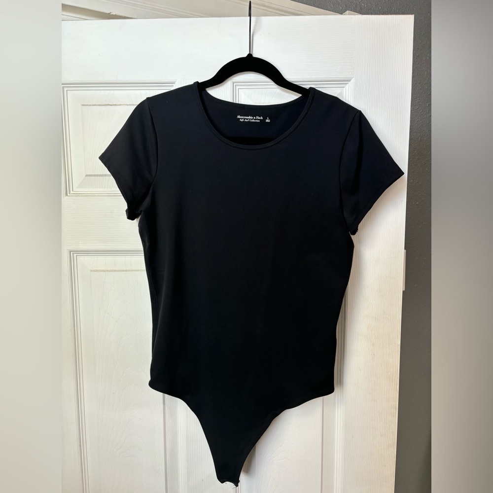 Abercrombie & Fitch black short sleeve thong bodysuit size large